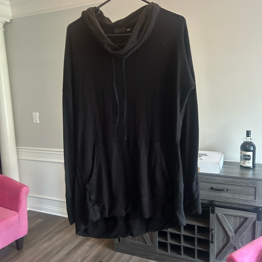 Athleta Black sweatshirt